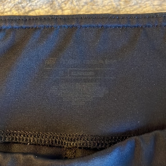 Wide Leg Yoga Capris Size M/L ( Will fit a large) EUC - Picture 3 of 5